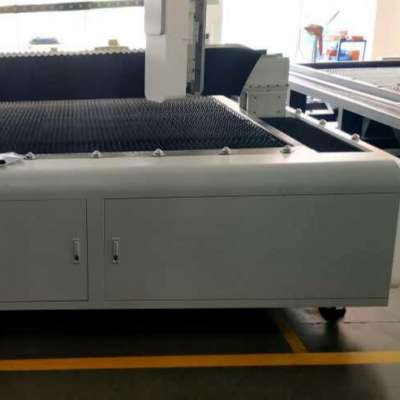 Fiber laser cutting machine